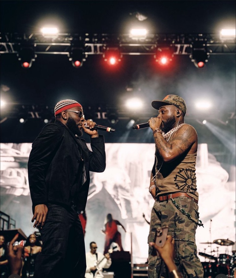 Davido & Odumodublvck Perform ‘Funds’ Live at 19k-Capacity Toyota Center on 5ive Alive Tour