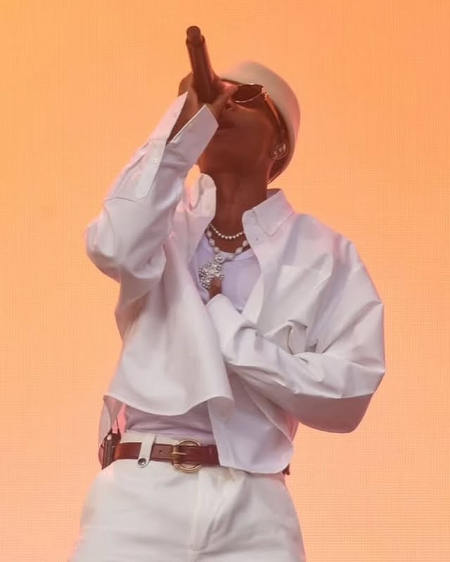 Wizkid Joins Tyla On Stage in London for an Electric “Dynamite” Performance