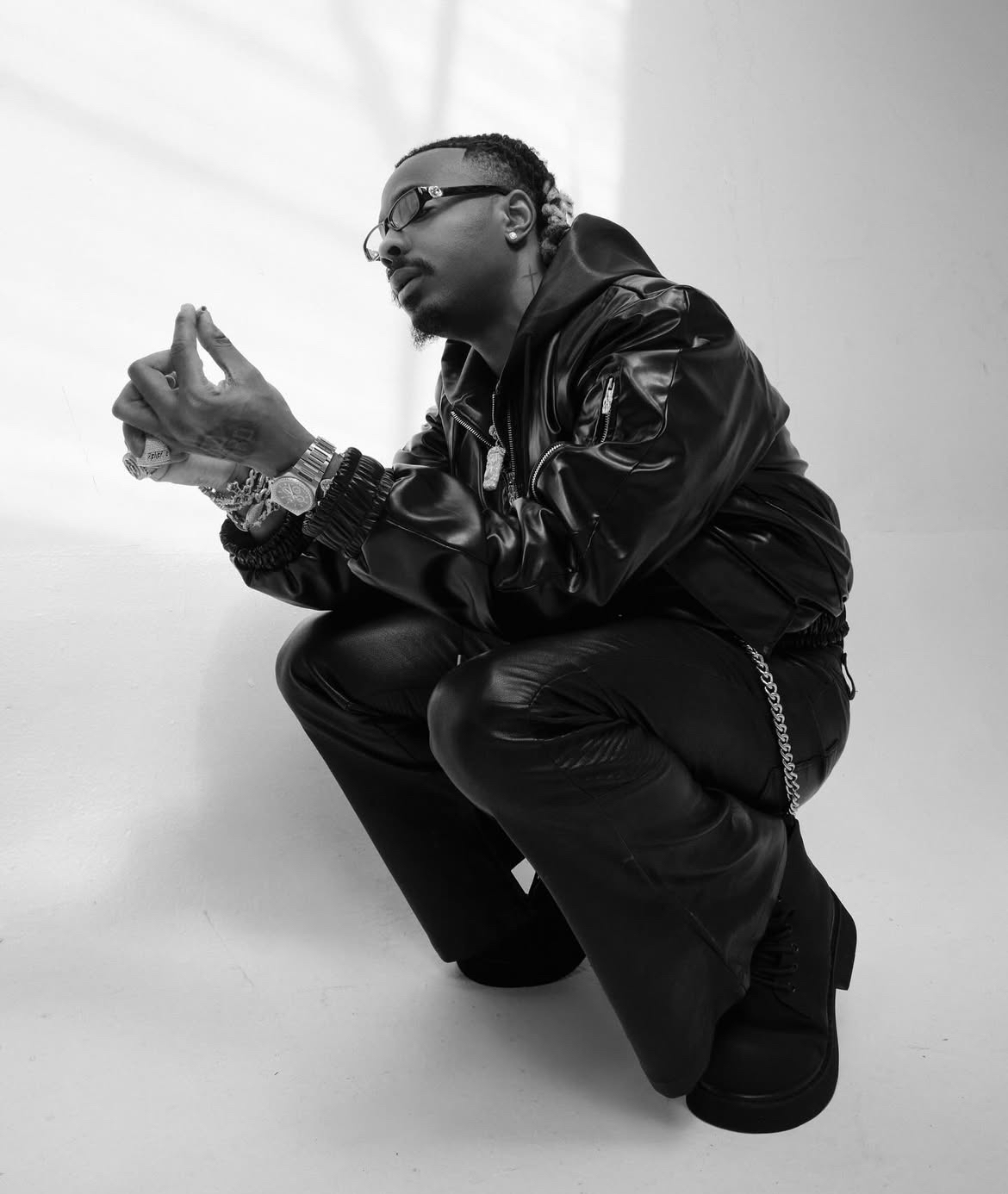 Young Jonn ft. Wizkid – Cash Flow Music Review + live section