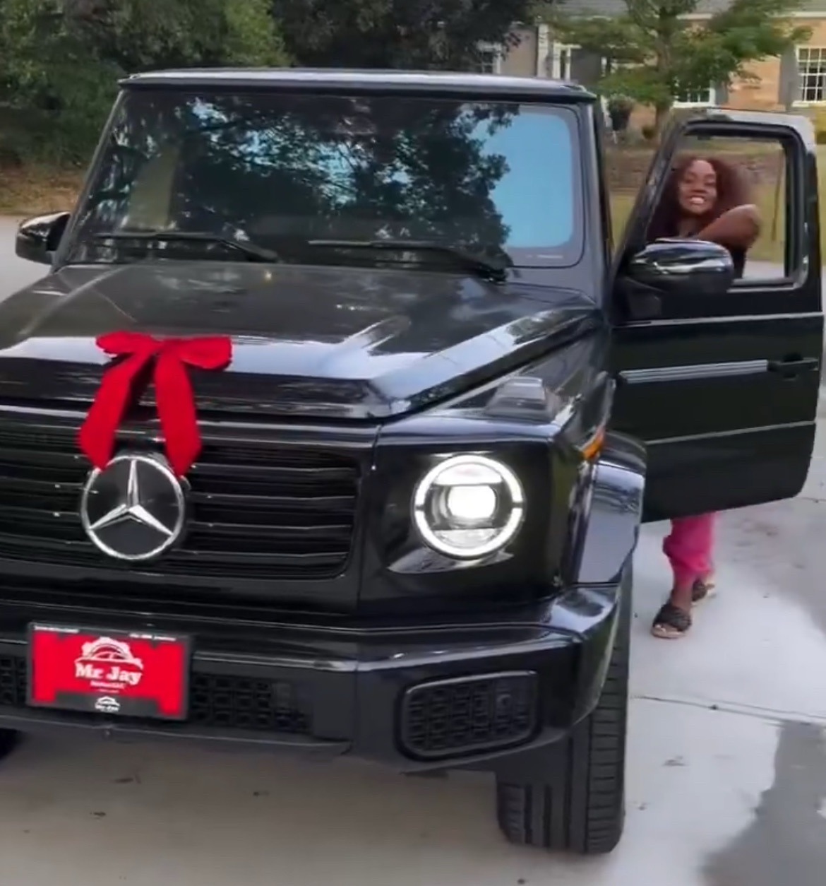 Davido Surprises His Wife Chioma With a Brand New G-Wagon