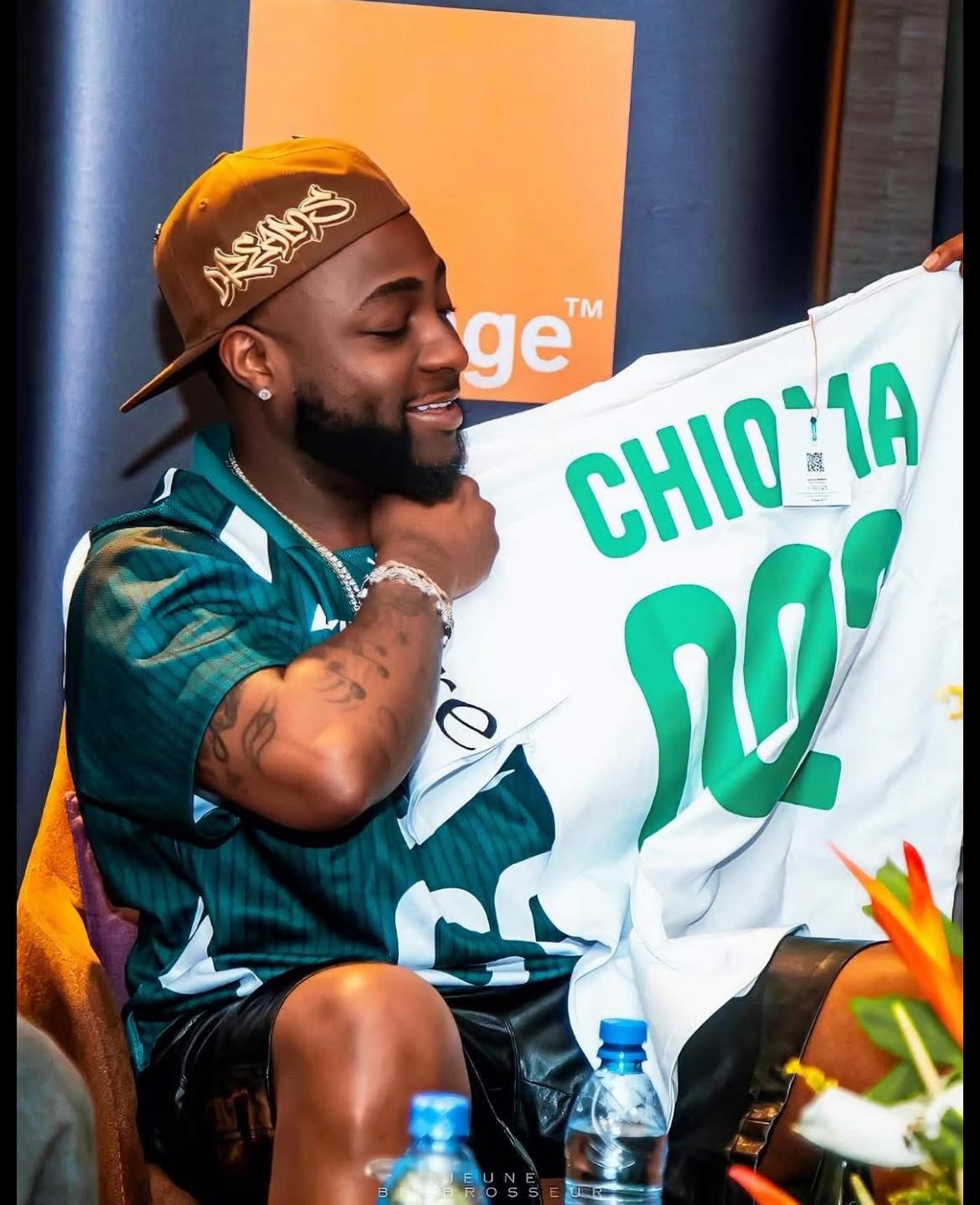 davido historic ivory coast concert custom gift highlights anything celebrity